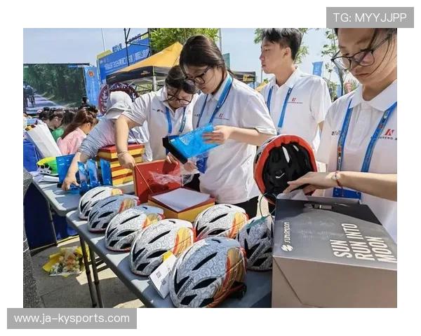 自行车协会推动青少年赛事的志愿者体系建设与培训,自行车协会宣传海报 自行车协会推动青少年赛事的志愿者体系建设与培训,自行车协会宣传海报